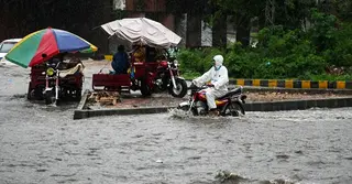 বর্ষার আগেই ভারী বর্ষণ ও ঢলের কবলে পাকিস্তান
